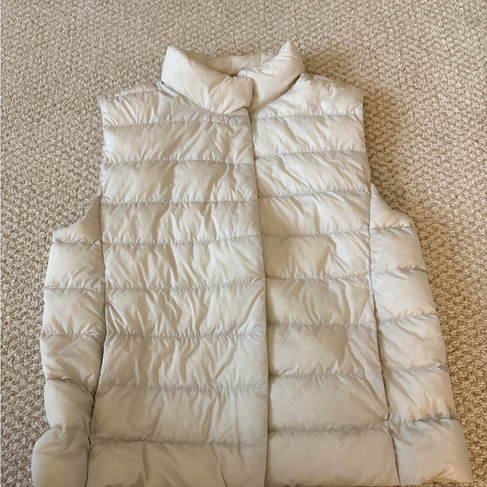 Uniqlo Women's Light Beige Puffer Vest